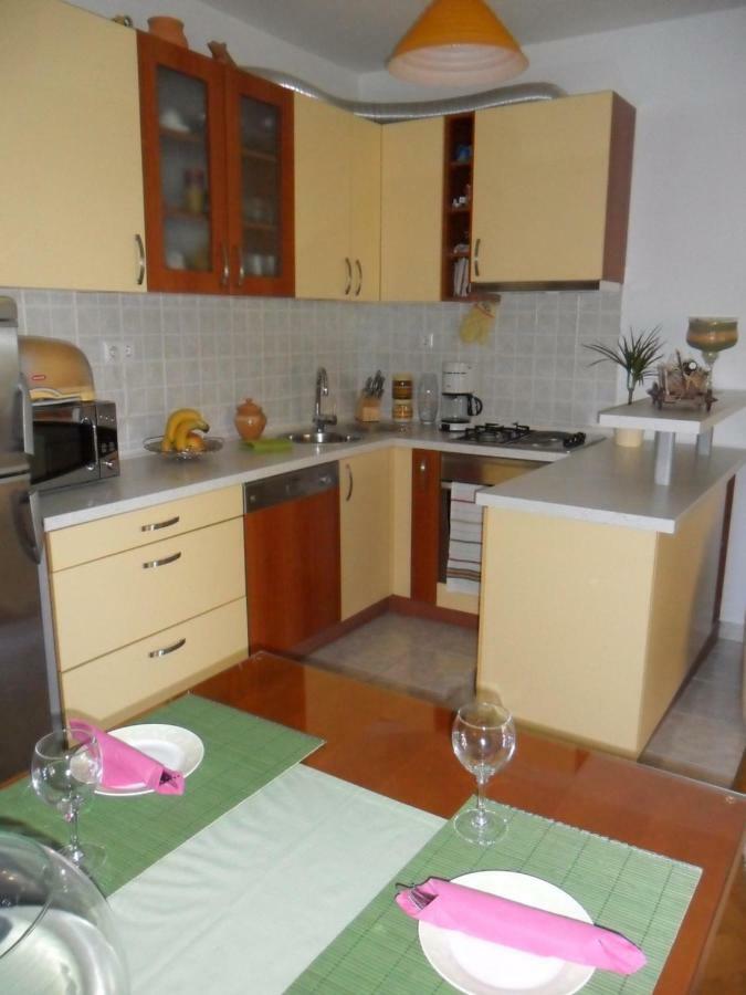 Ivan Apartman *